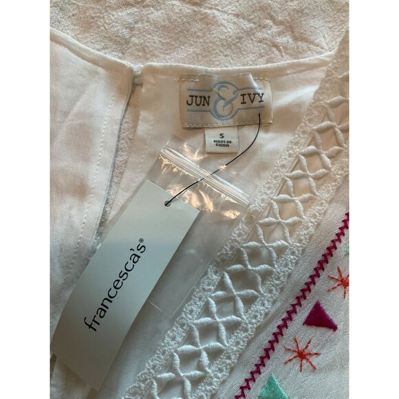 Jun & Ivy White Floral Embroidered Romper - Small - Picture 2 of 5